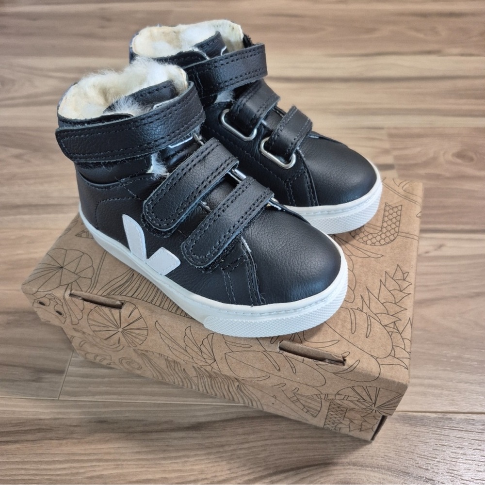 NWT Veja Kids Black Sneakers with White Details